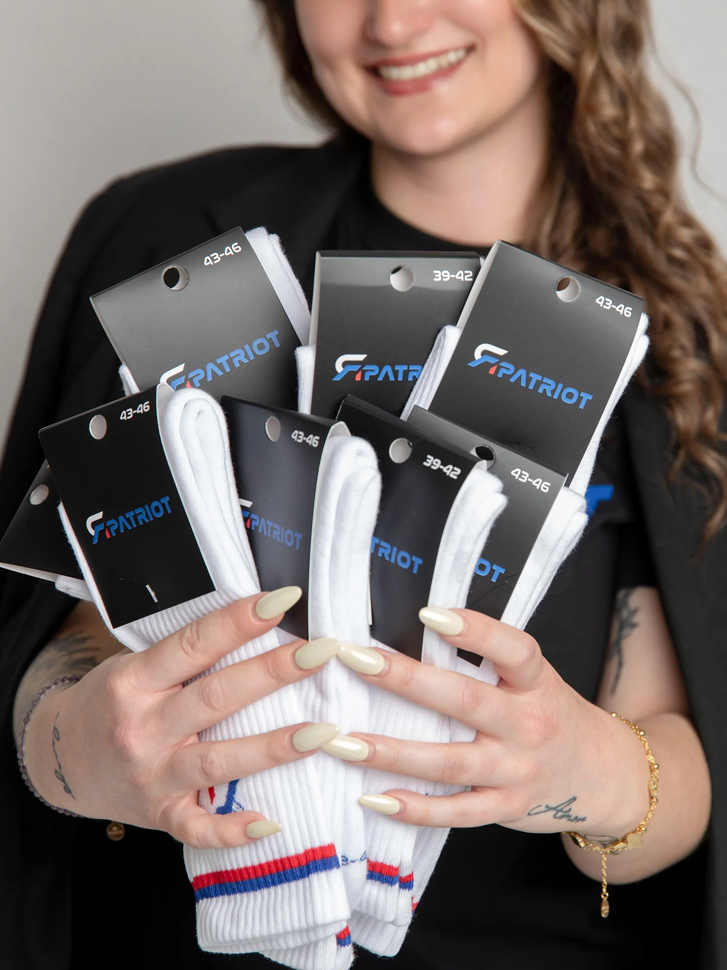 Weiße Socken mit Я Logo